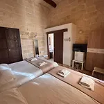 Gospodarstwo wiejskie Xemx - House In The Heart Of Qala